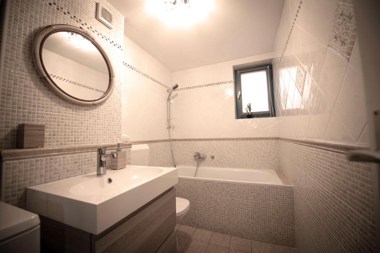 Modra Luna- Apartment With Terrace Izola Buitenkant foto